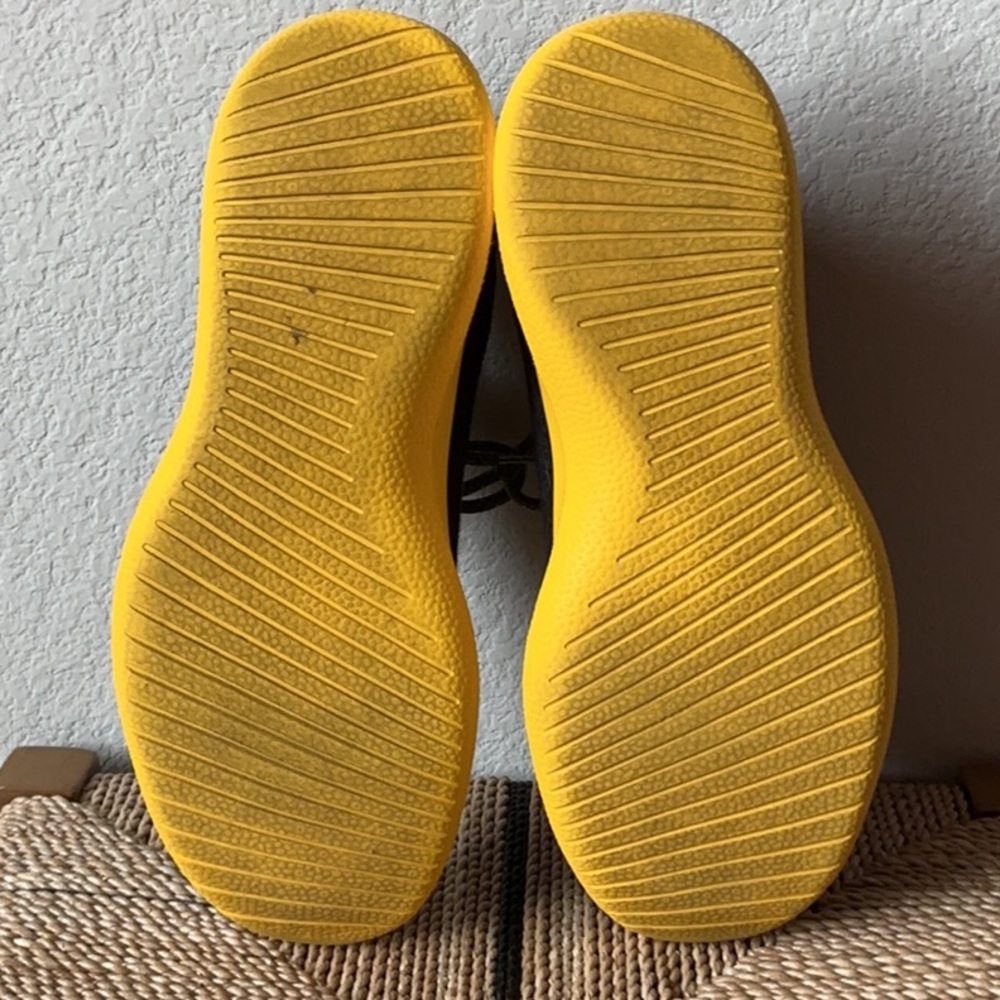 Allbirds Tree Runner - Limited Edition Black & Yellow - Picture 5 of 5